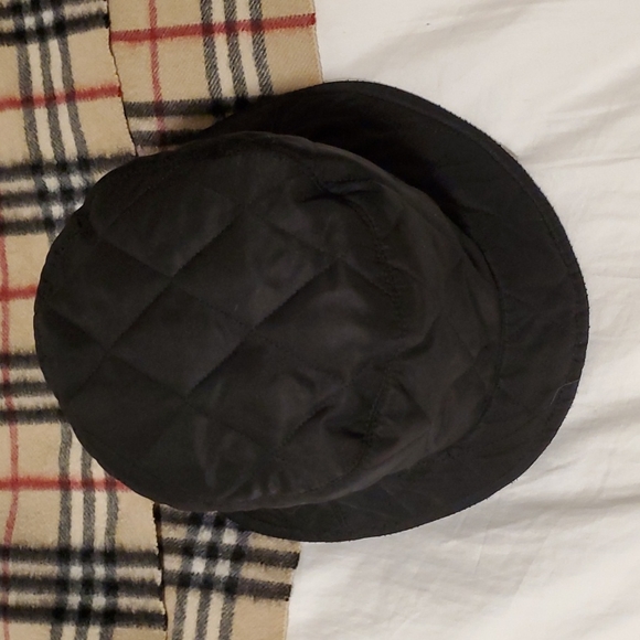 Authentic Burberry Bucket Hat - Picture 2 of 4